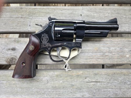 (image for) Smith & Wesson Model 27 357 Magnum Revolver